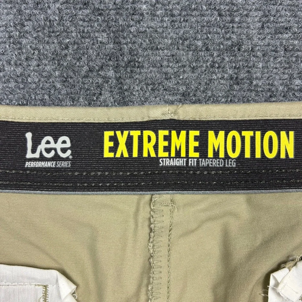 Lee Extreme Motion Pants Mens 40x32 Khaki‎ Straight Fit Tapered Leg Performance